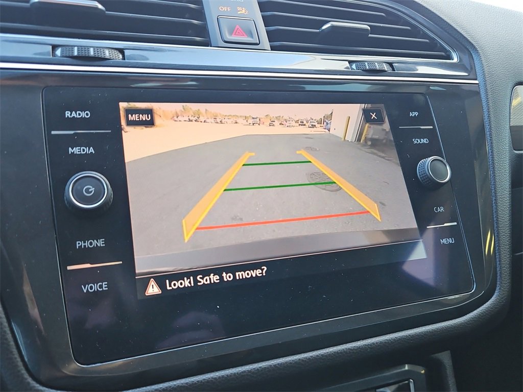 Used 2018 Volkswagen Tiguan SE w/ Panoramic Sunroof Package image 22