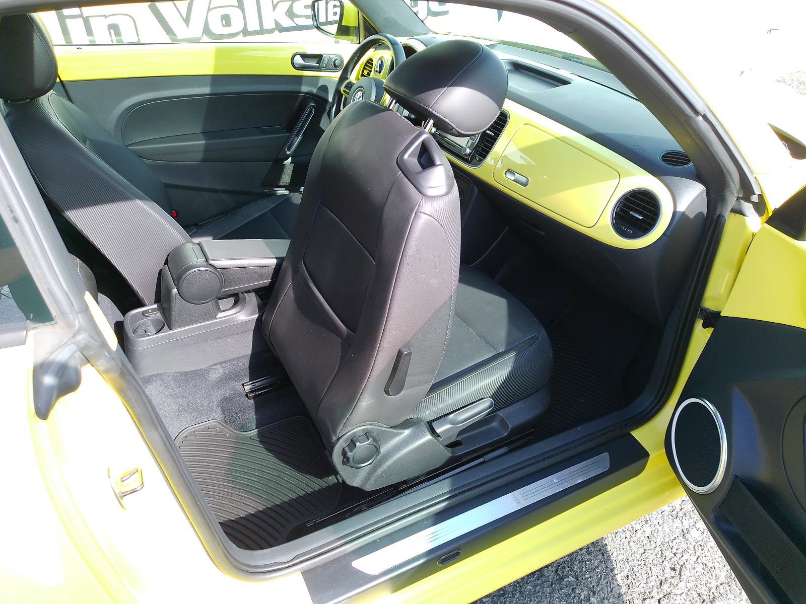 Used 2014 Volkswagen Beetle 2.5 image 23