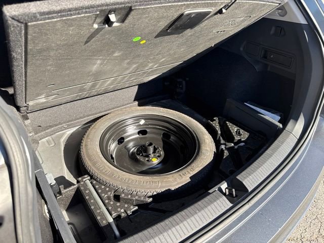 Used 2018 Volkswagen Tiguan SEL AWD/4WD image 19
