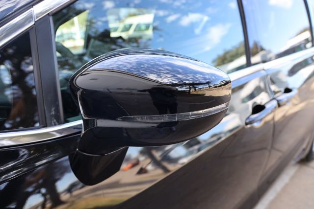 Used 2026 Chrysler Pacifica Select FWD image 17