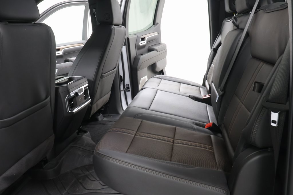 Used 2025 Chevrolet Silverado 1500 High Country w/ Technology Package image 15