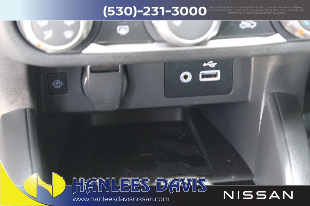 Used 2025 Nissan Versa SV w/ Trunk Package FWD image 20