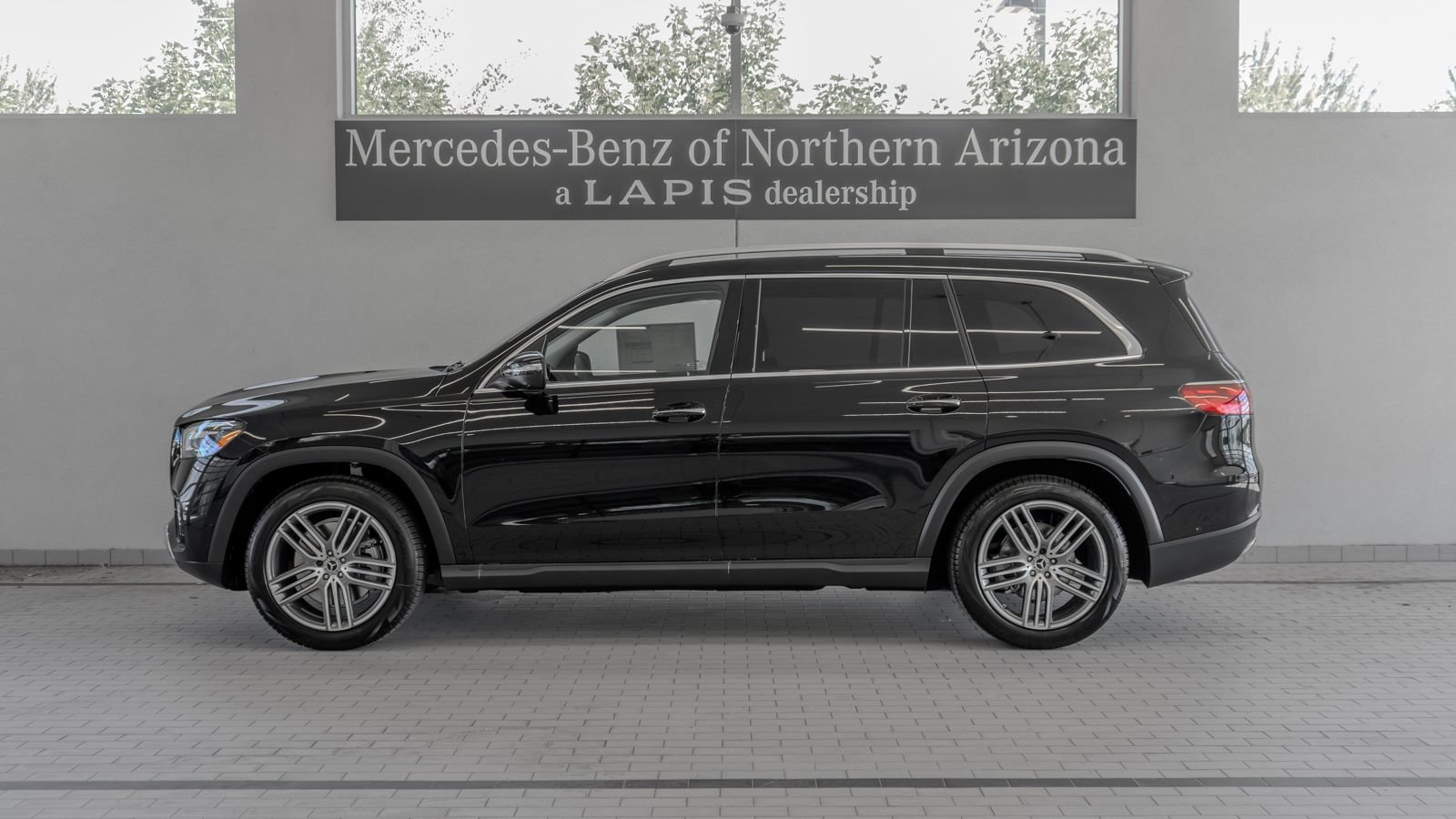 New 2026 Mercedes-Benz GLS 450 4MATIC image 2