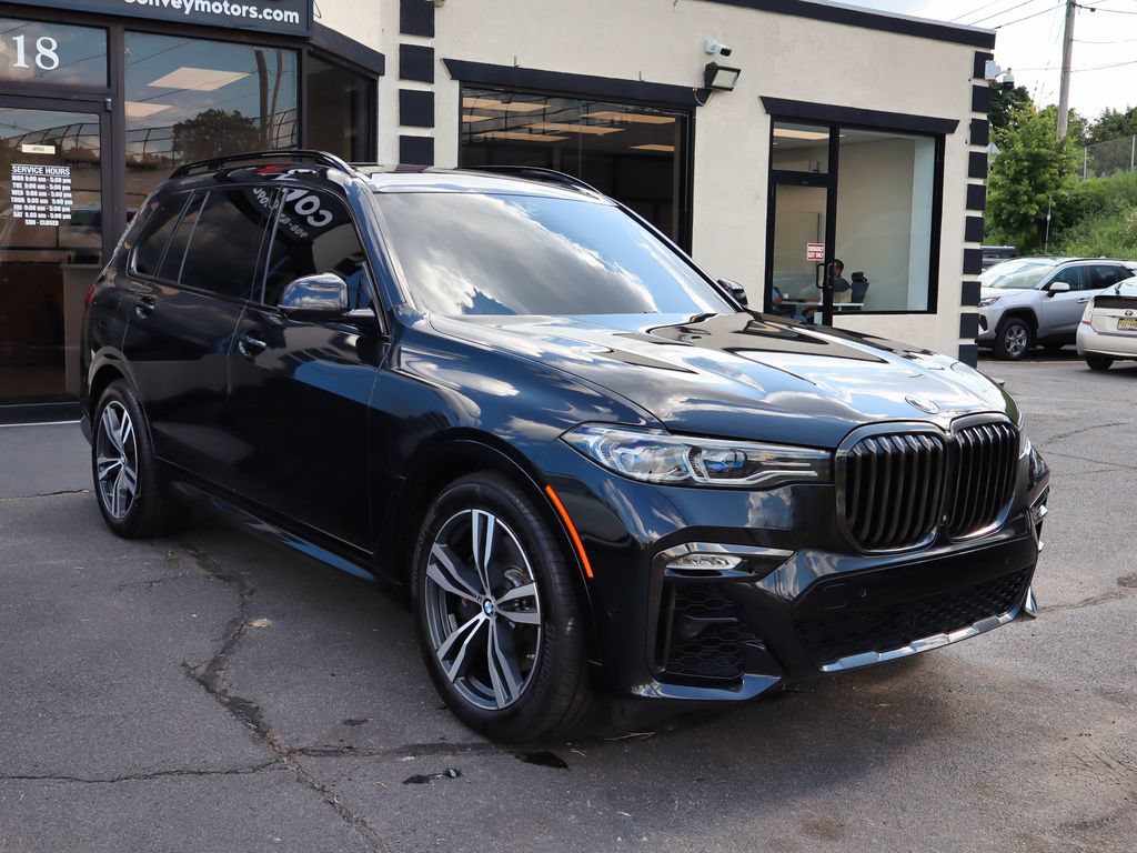 Used 2021 BMW X7 M50i w/ Dynamic Handling Package AWD/4WD image 4