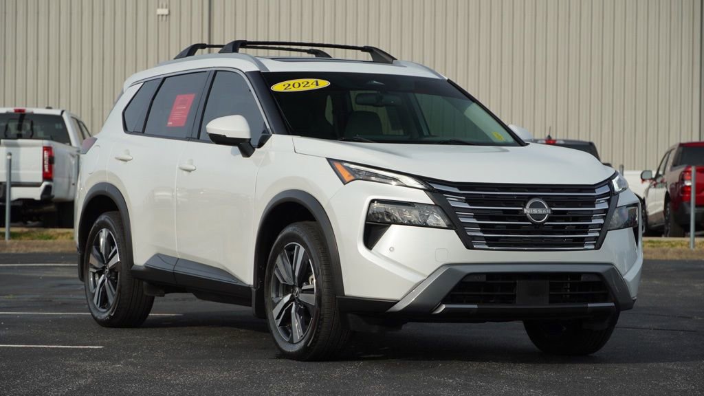 Used 2024 Nissan Rogue SL w/ SL Premium Package image 2