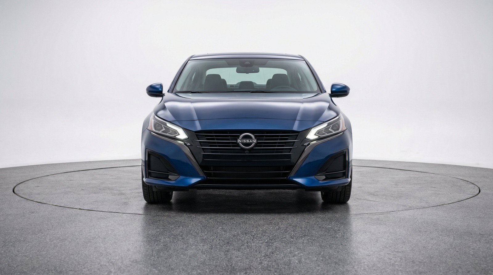 Used 2025 Nissan Altima 2.5 SV FWD image 2