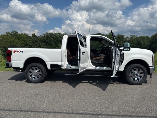 New 2025 Ford F250 King Ranch w/ Chrome Package image 31
