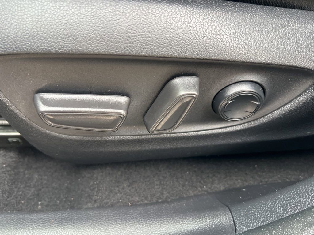 Used 2020 Toyota RAV4 XLE w/ Convenience Package image 55