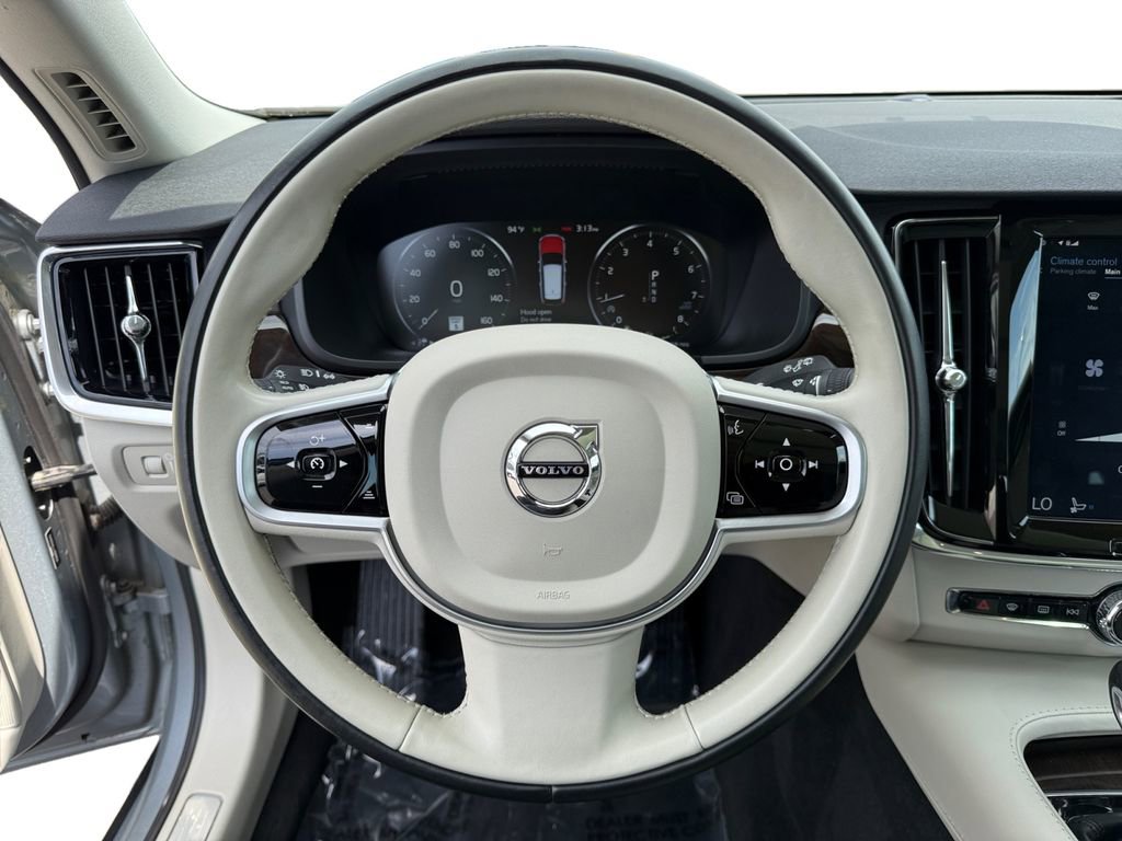 Used 2018 Volvo V90 T6 Inscription image 11