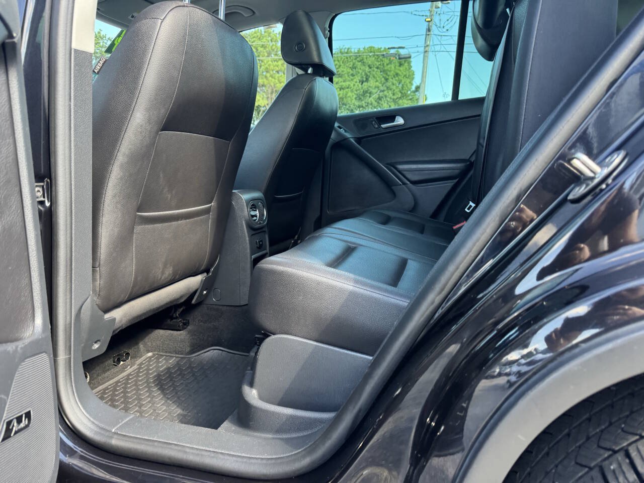 Used 2014 Volkswagen Tiguan SEL AWD/4WD image 30