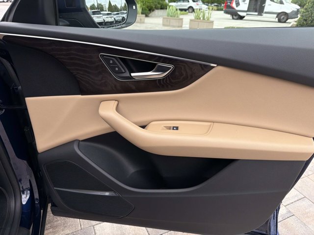 Used 2021 Audi Q8 Prestige w/ Prestige Package AWD/4WD image 17