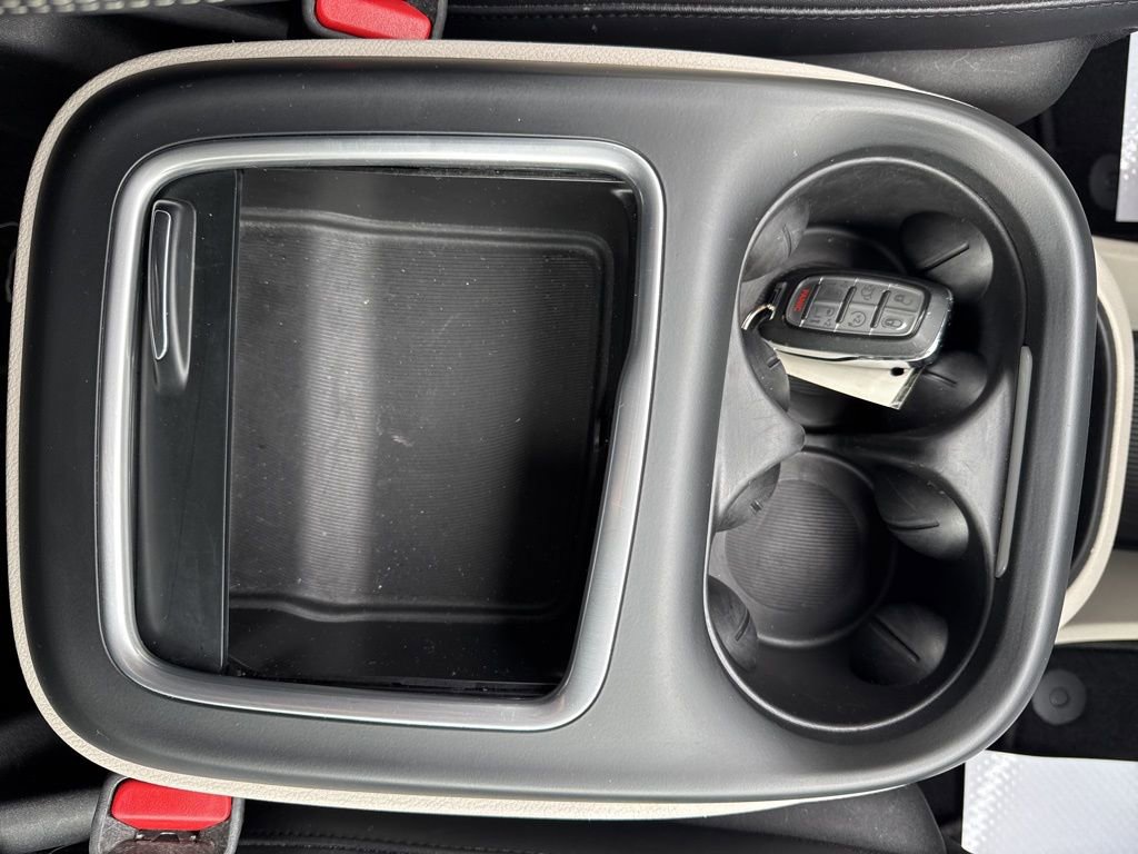 Used 2024 Chrysler Pacifica Touring-L image 20