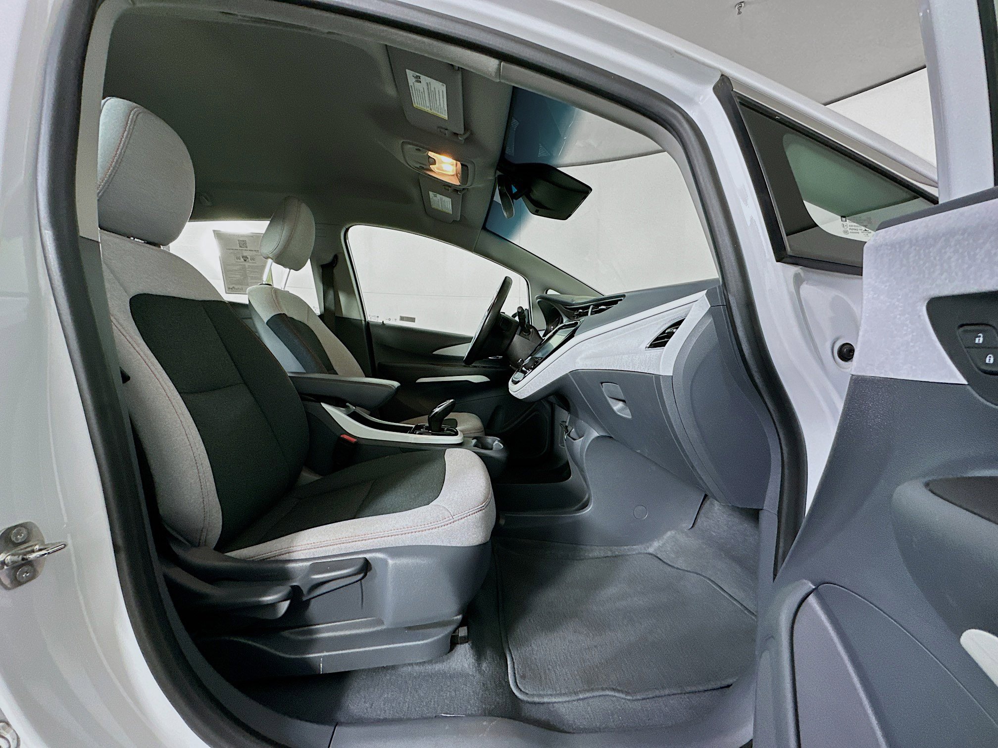 Used 2019 Chevrolet Bolt LT FWD image 30