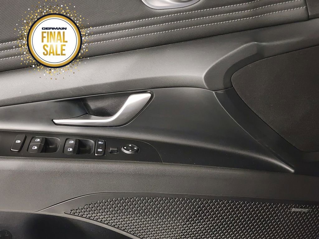 Used 2023 Hyundai Elantra Limited w/ Preferred Accessory Package image 23