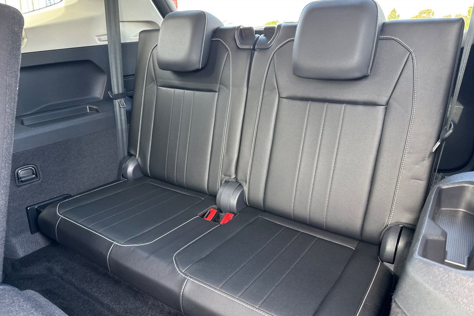 Certified 2023 Volkswagen Tiguan SE FWD image 15