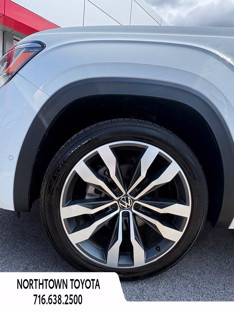 Used 2021 Volkswagen Atlas Cross Sport SEL Premium R-Line AWD/4WD image 16