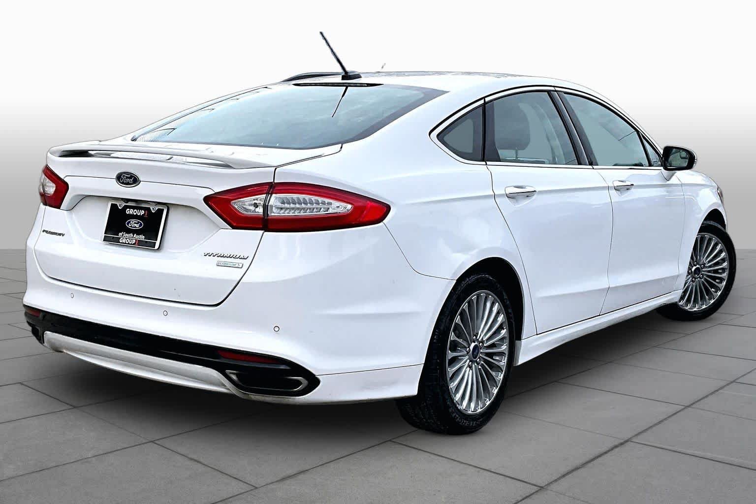 Used 2016 Ford Fusion Titanium FWD image 6