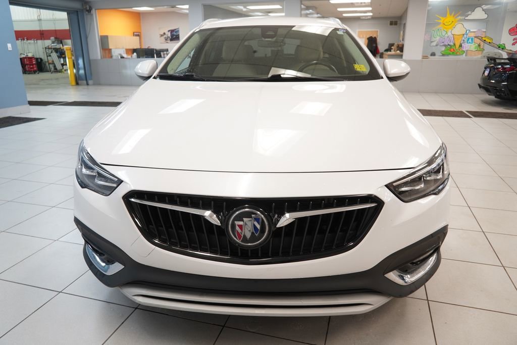 Used 2018 Buick Regal Essence w/ Driver Confidence Package #1 image 15
