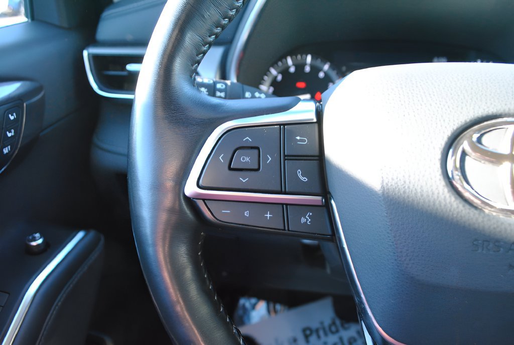 Certified 2021 Toyota Highlander Limited AWD/4WD image 10