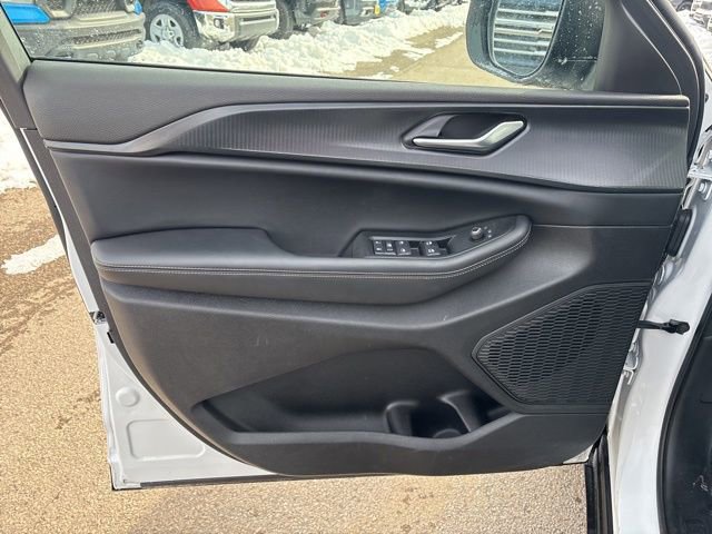 Used 2025 Jeep Grand Cherokee Laredo X w/ Luxury Tech Group I image 6