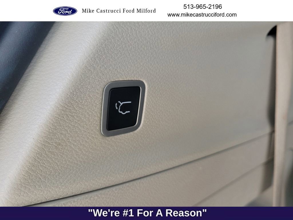 Used 2023 Chrysler Pacifica Touring-L FWD image 29