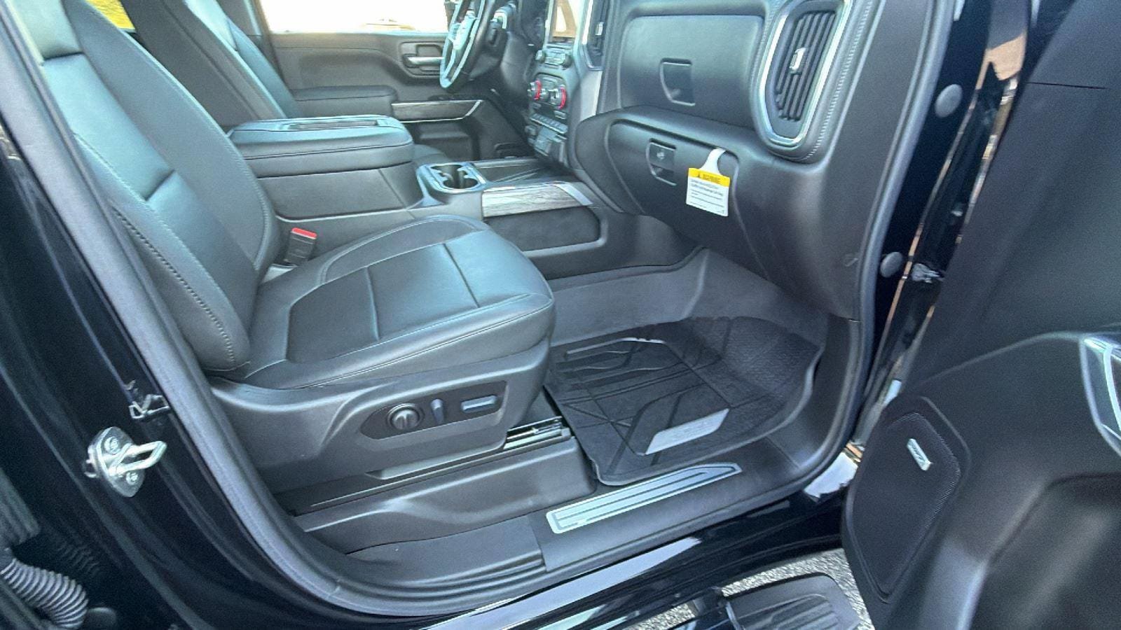 Used 2022 Chevrolet Silverado 2500 LTZ w/ LTZ Premium Package AWD/4WD image 18
