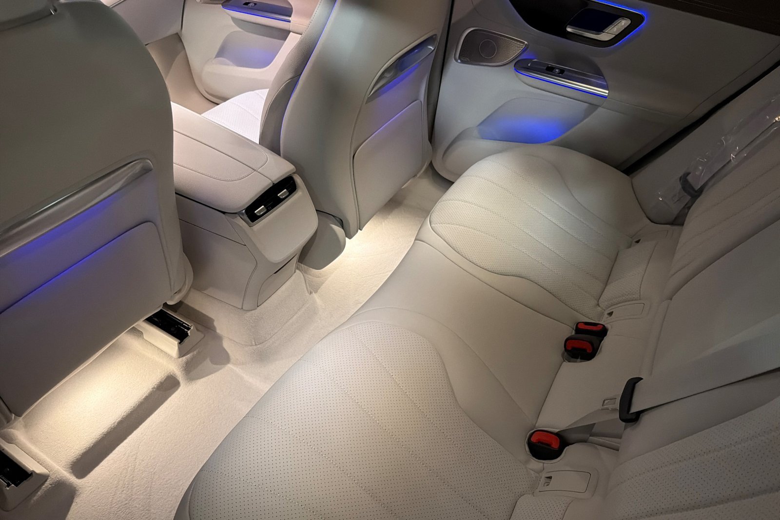 New 2027 Mercedes-Benz EQE 320 4MATIC SUV image 11