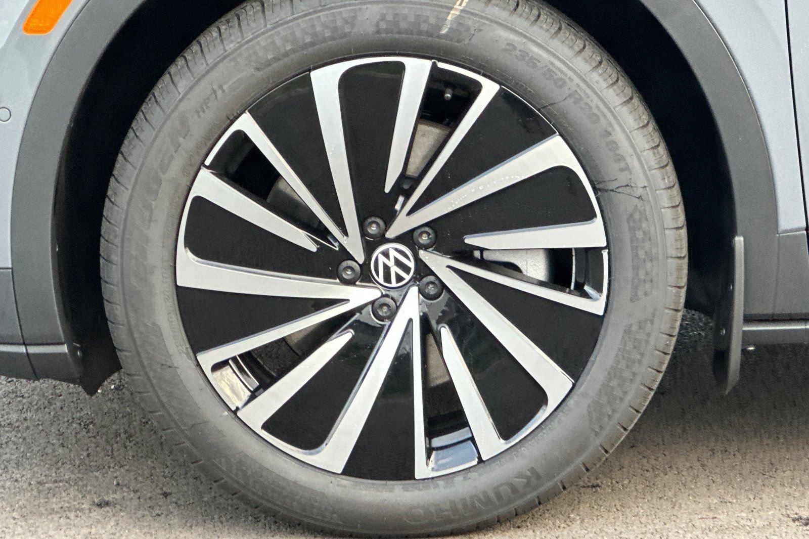 New 2026 Volkswagen ID.4 Pro AWD/4WD image 24