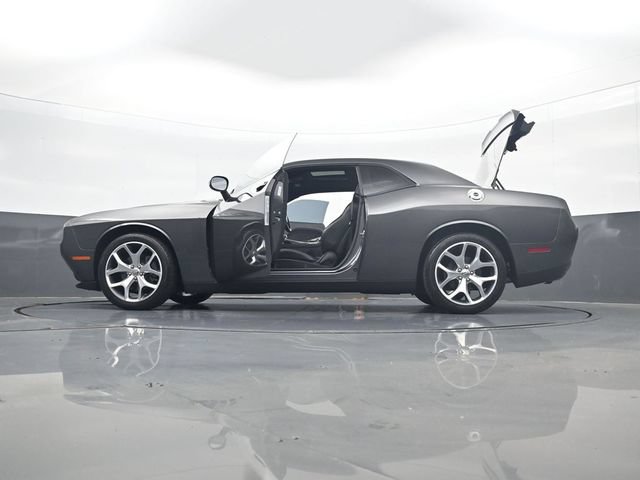 Used 2015 Dodge Challenger SXT Plus w/ Technology Group RWD image 34
