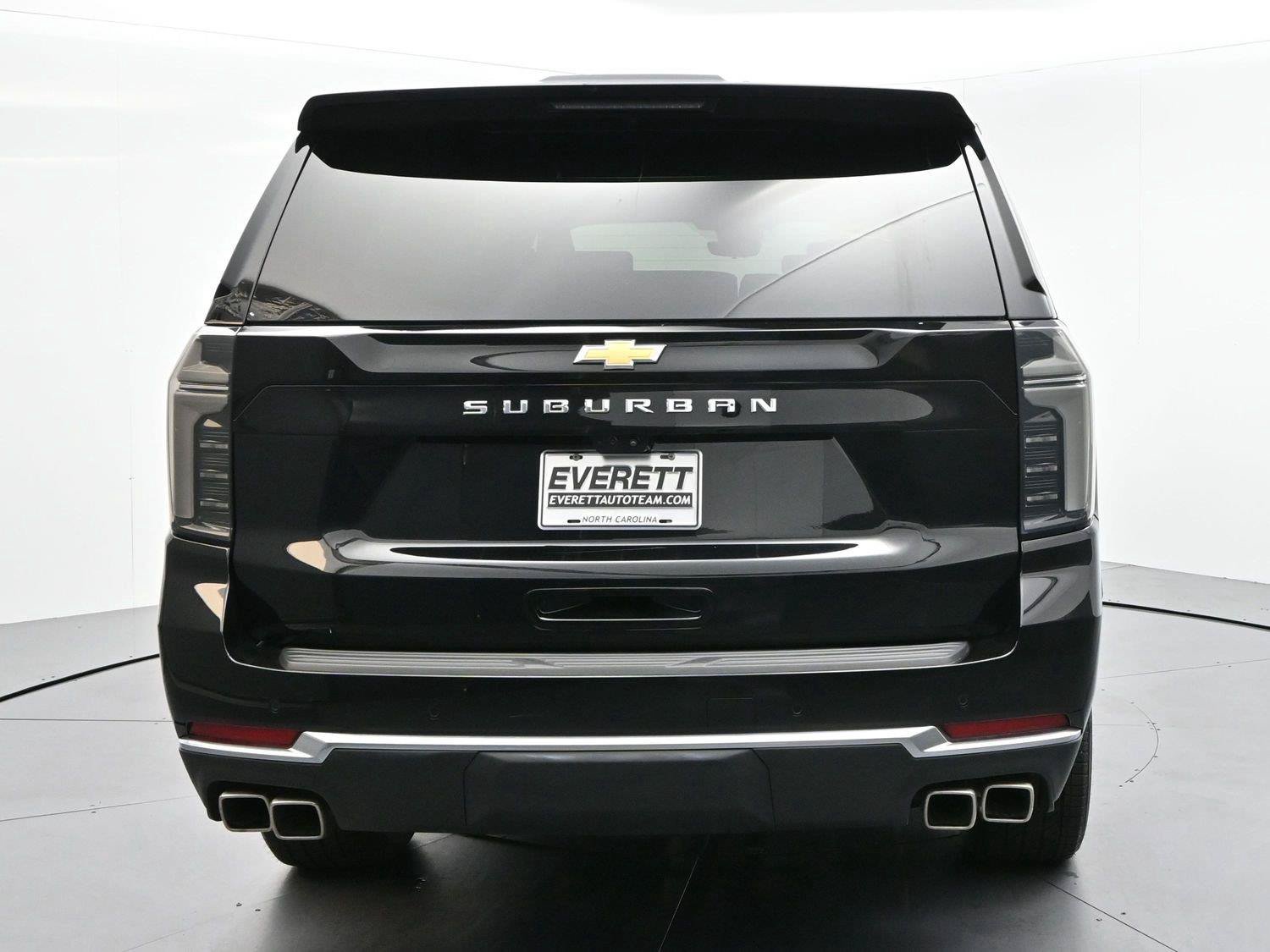 Used 2025 Chevrolet Suburban High Country AWD/4WD image 6