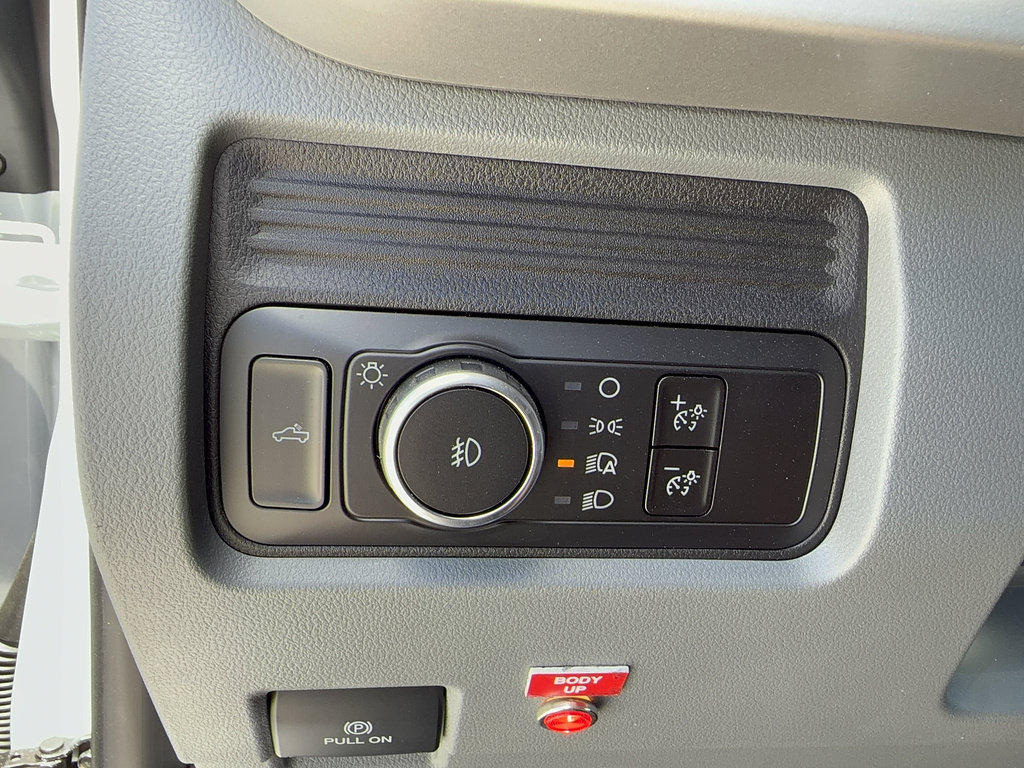 New 2026 Ford F550 4x4 Crew Cab image 32