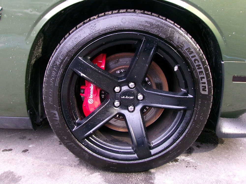 Used 2018 Dodge Challenger SRT w/ Technology Group RWD image 9