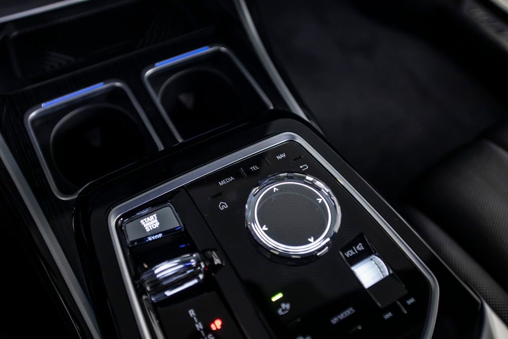 Used 2023 BMW 740i RWD image 37