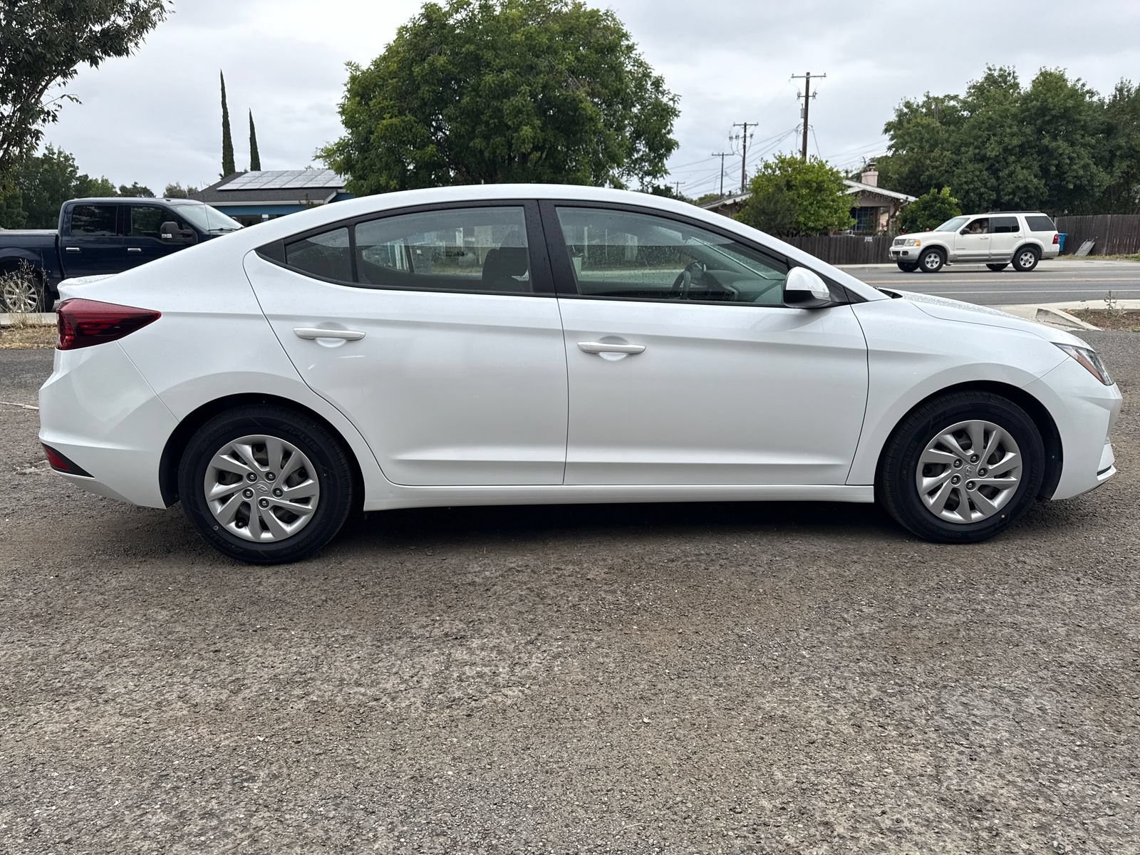 Used 2020 Hyundai Elantra SE w/ Cargo Package (C1) FWD image 6