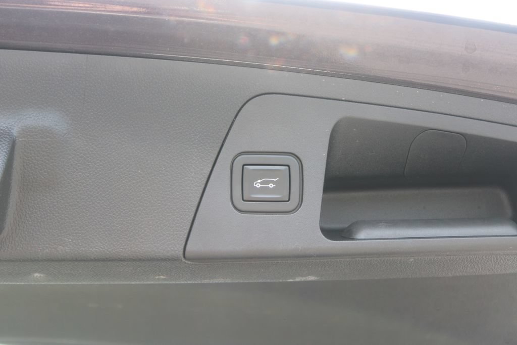 Used 2020 Buick Envision Preferred FWD image 16