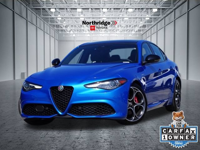 Used 2023 Alfa Romeo Giulia Veloce RWD image 1