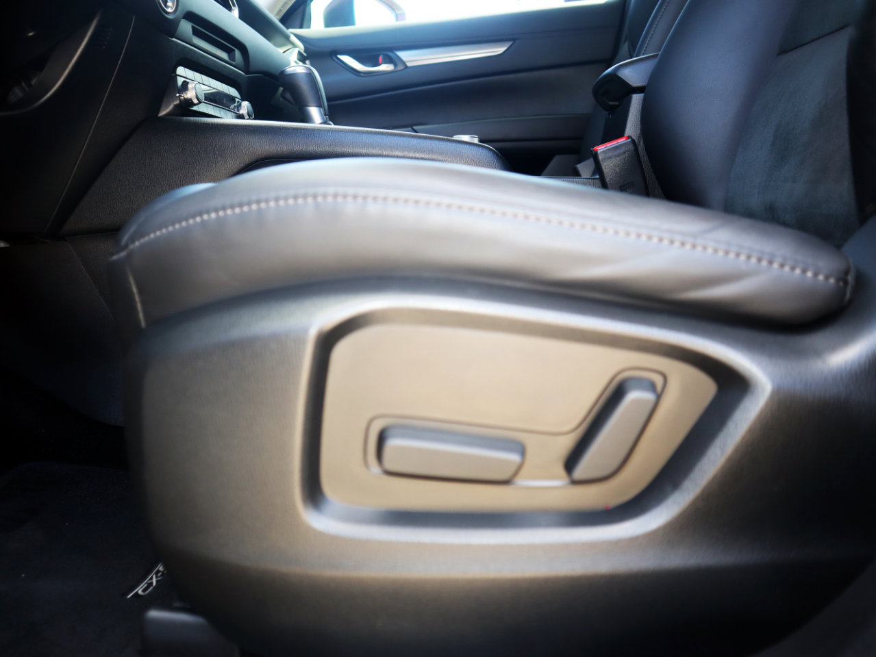 Used 2019 MAZDA CX-5 Touring image 13