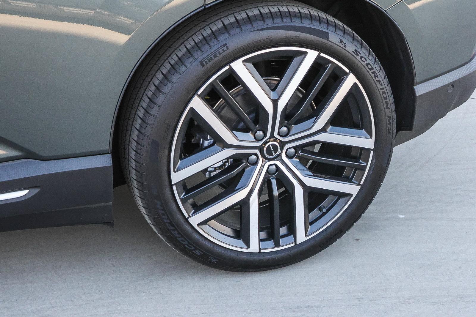 New 2027 Volvo EX60 Ultra AWD/4WD image 8