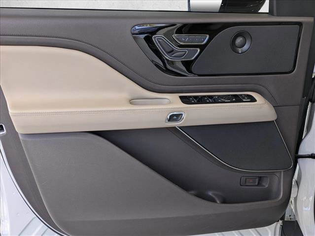 Used 2020 Lincoln Aviator Grand Touring w/ Elements Package Plus AWD/4WD image 19