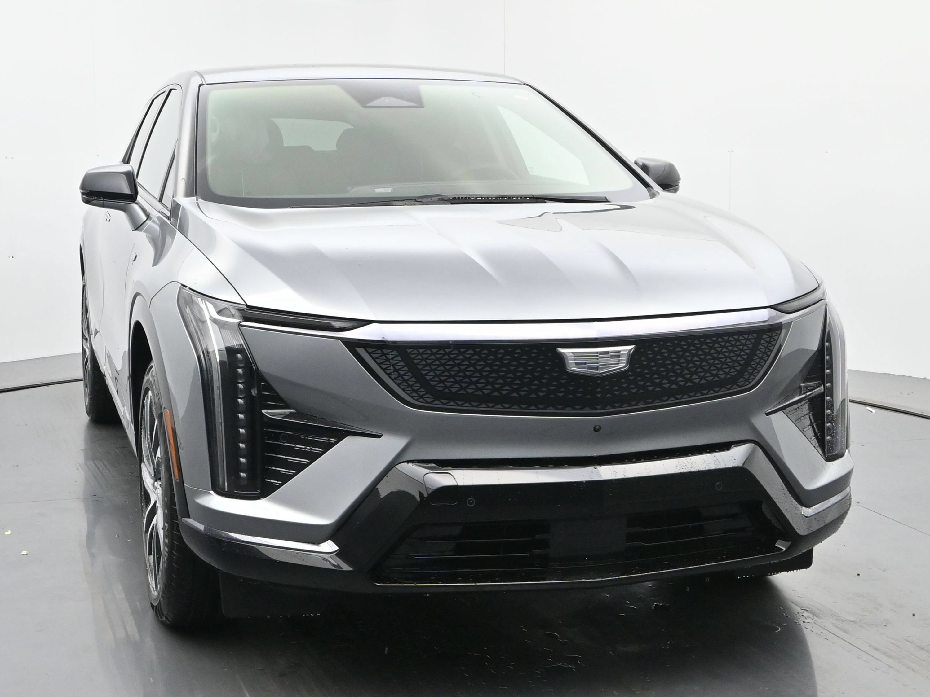 New 2026 Cadillac Optiq Sport 2 w/ LPO, Floor Liner Package AWD/4WD image 8