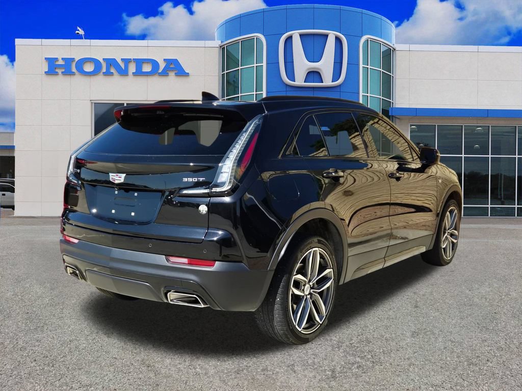 Used 2022 Cadillac XT4 Sport FWD image 2