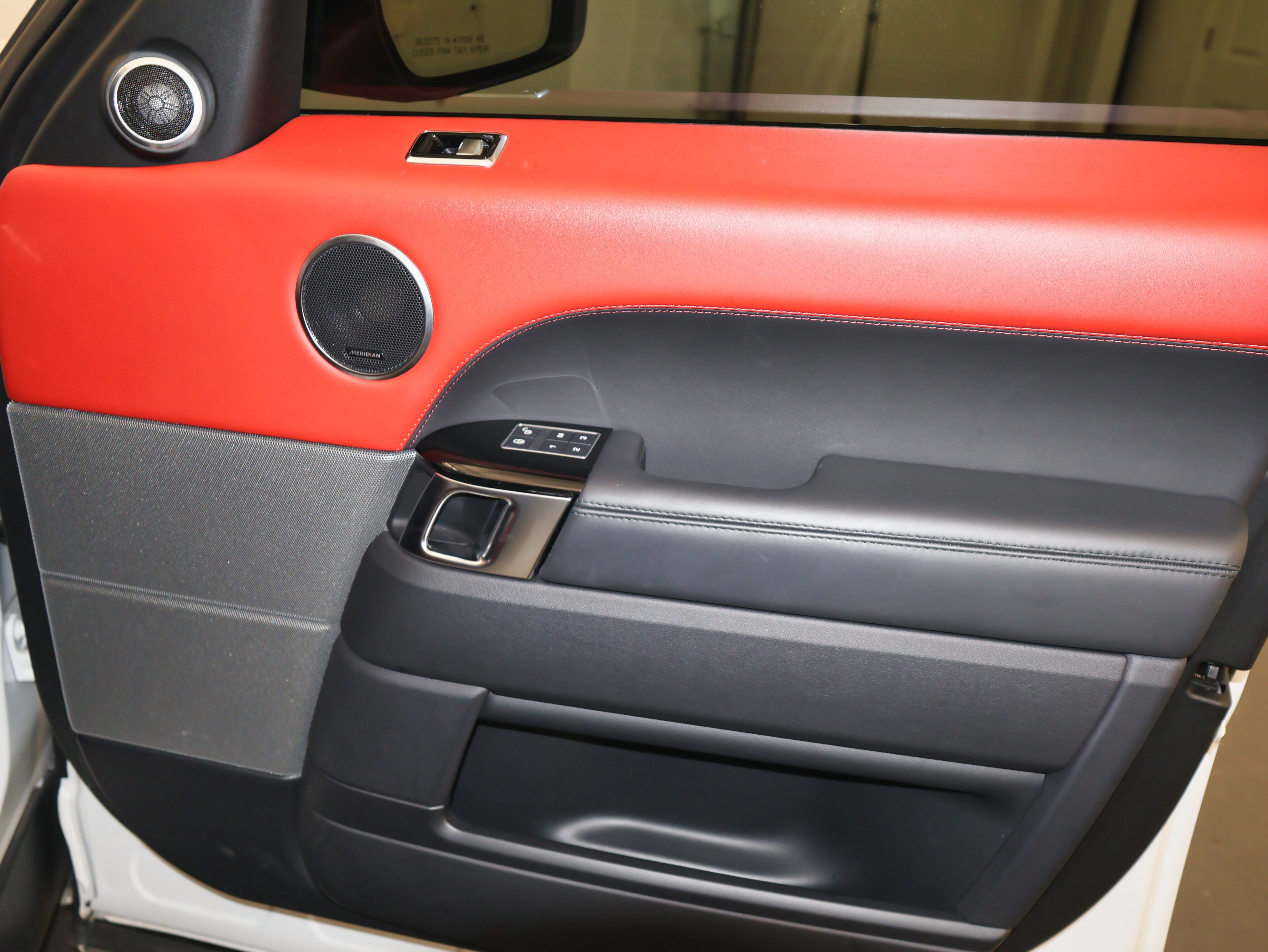 Used 2018 Land Rover Range Rover Sport HSE Dynamic image 36