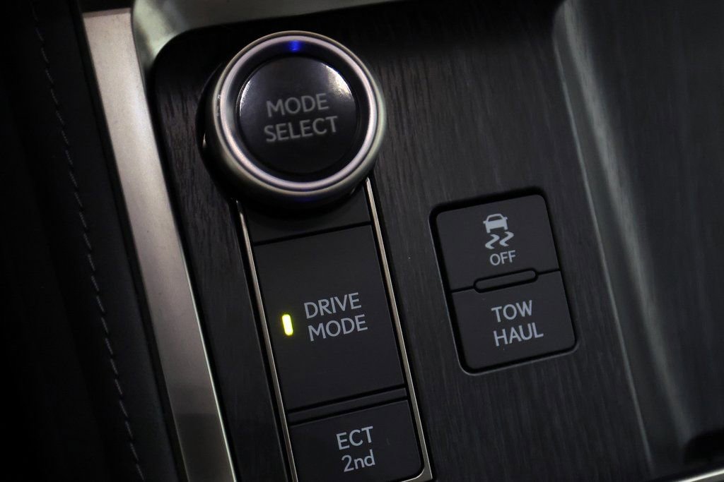 Used 2025 Lexus GX 550 w/ Cold Area Package AWD/4WD image 31