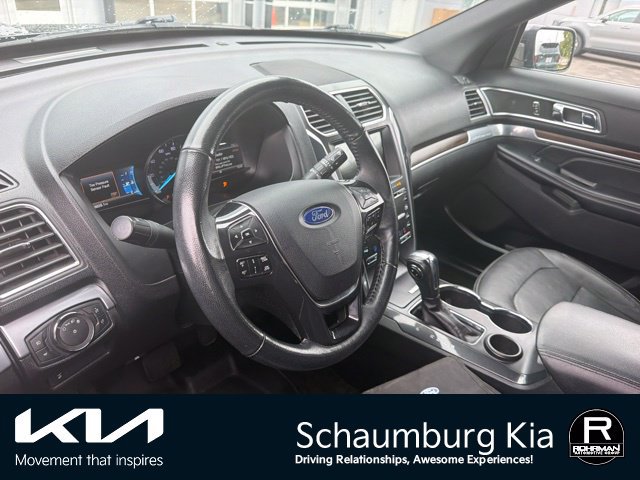 Used 2018 Ford Explorer Limited w/ Equipment Group 301A FWD image 7