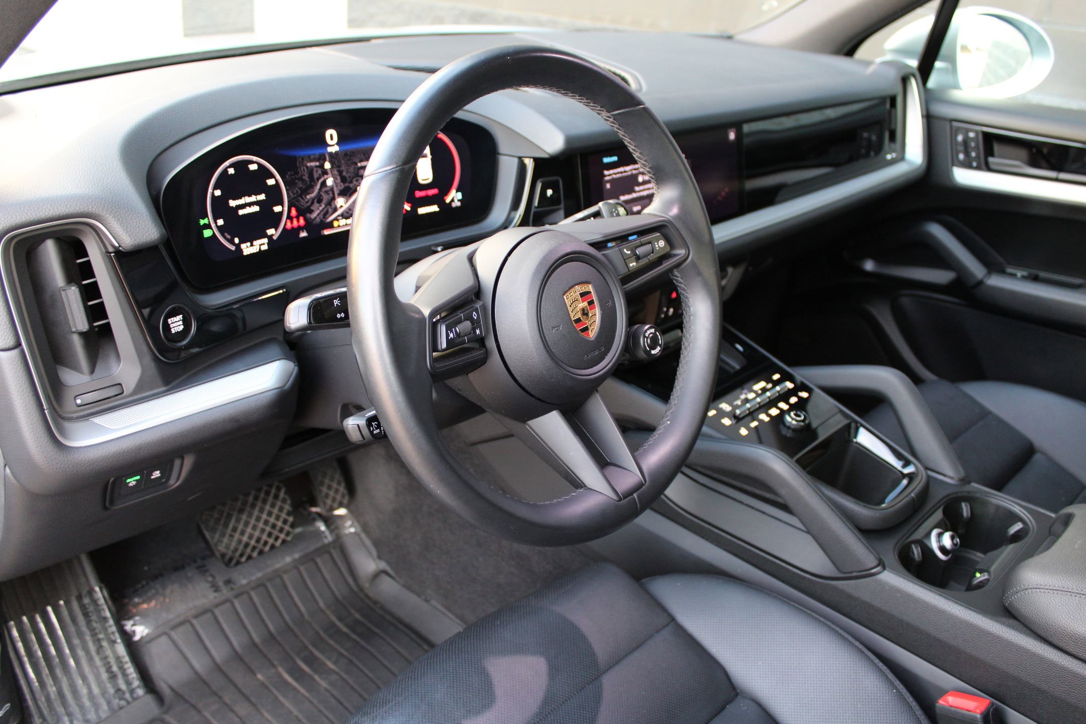 Certified 2024 Porsche Cayenne image 4