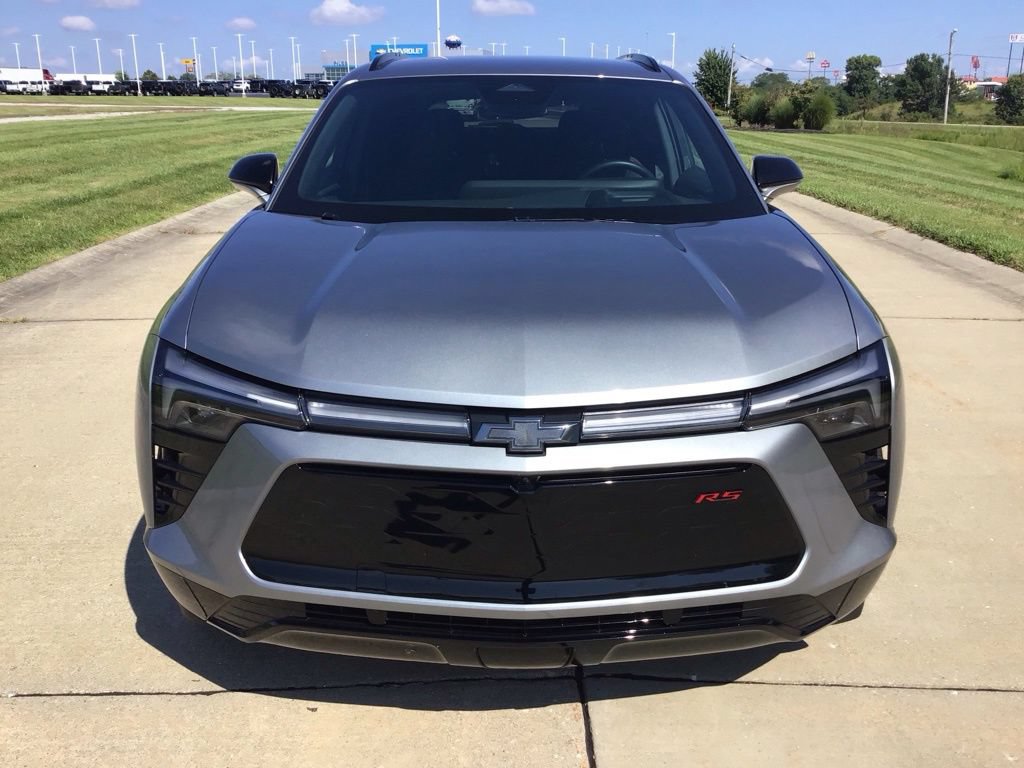Used 2025 Chevrolet Blazer EV RS AWD/4WD image 2