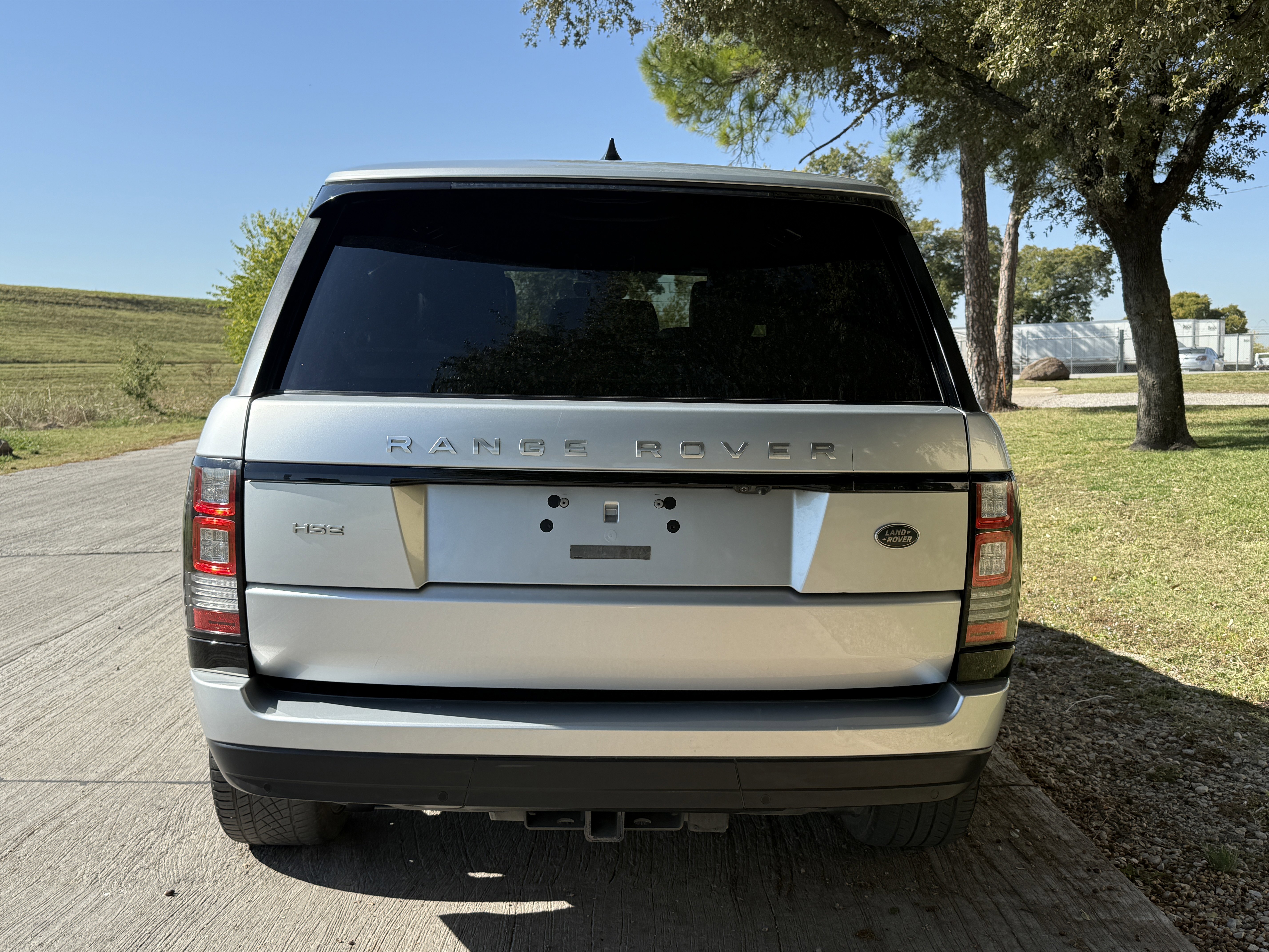 Used 2017 Land Rover Range Rover HSE image 14