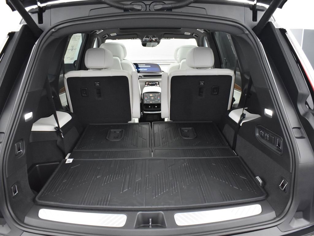 New 2026 Cadillac Vistiq Luxury w/ LPO, Floor Liner Package image 36