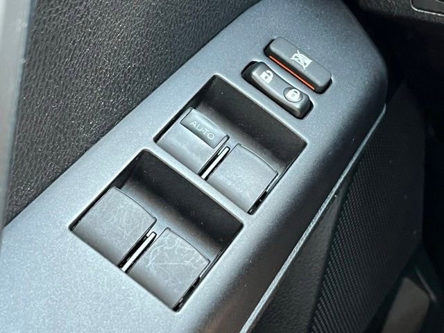 Used 2017 Toyota RAV4 XLE AWD/4WD image 36