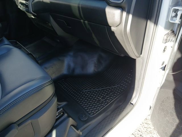 Used 2024 RAM 2500 Tradesman w/ Chrome Appearance Group AWD/4WD image 24